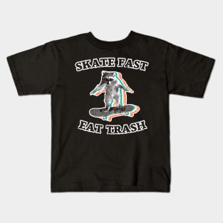 Skate fast, eat trash - radical raccoon Kids T-Shirt